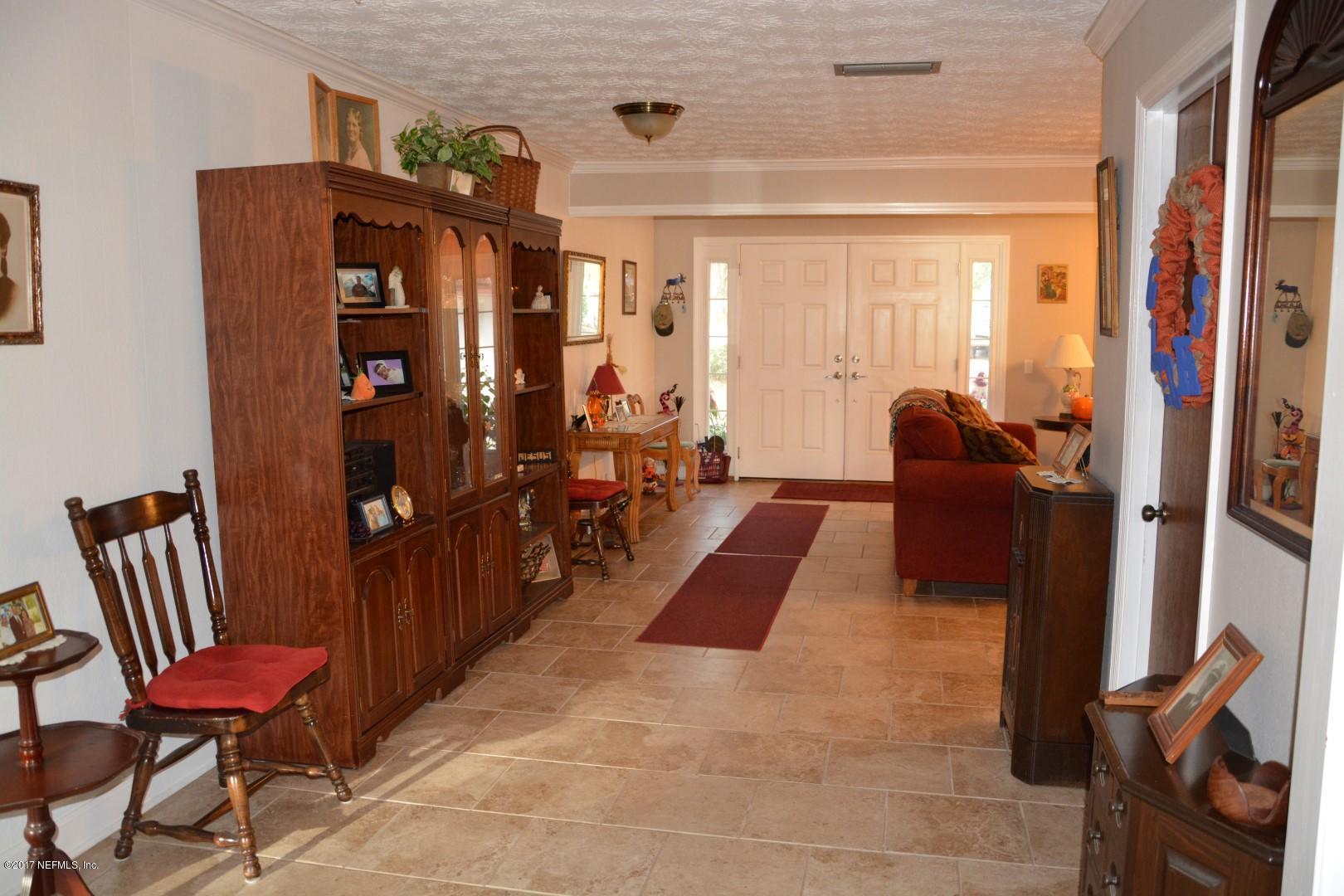 6954 Gatorbone Road Keystone Heights, FL 32656 - Photo 13 of 33 13) Entrance hallway