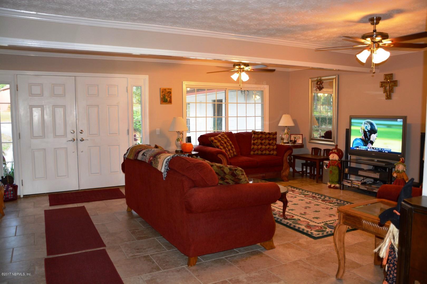 6954 Gatorbone Road Keystone Heights, FL 32656 - Photo 14 of 33 14) Living Room