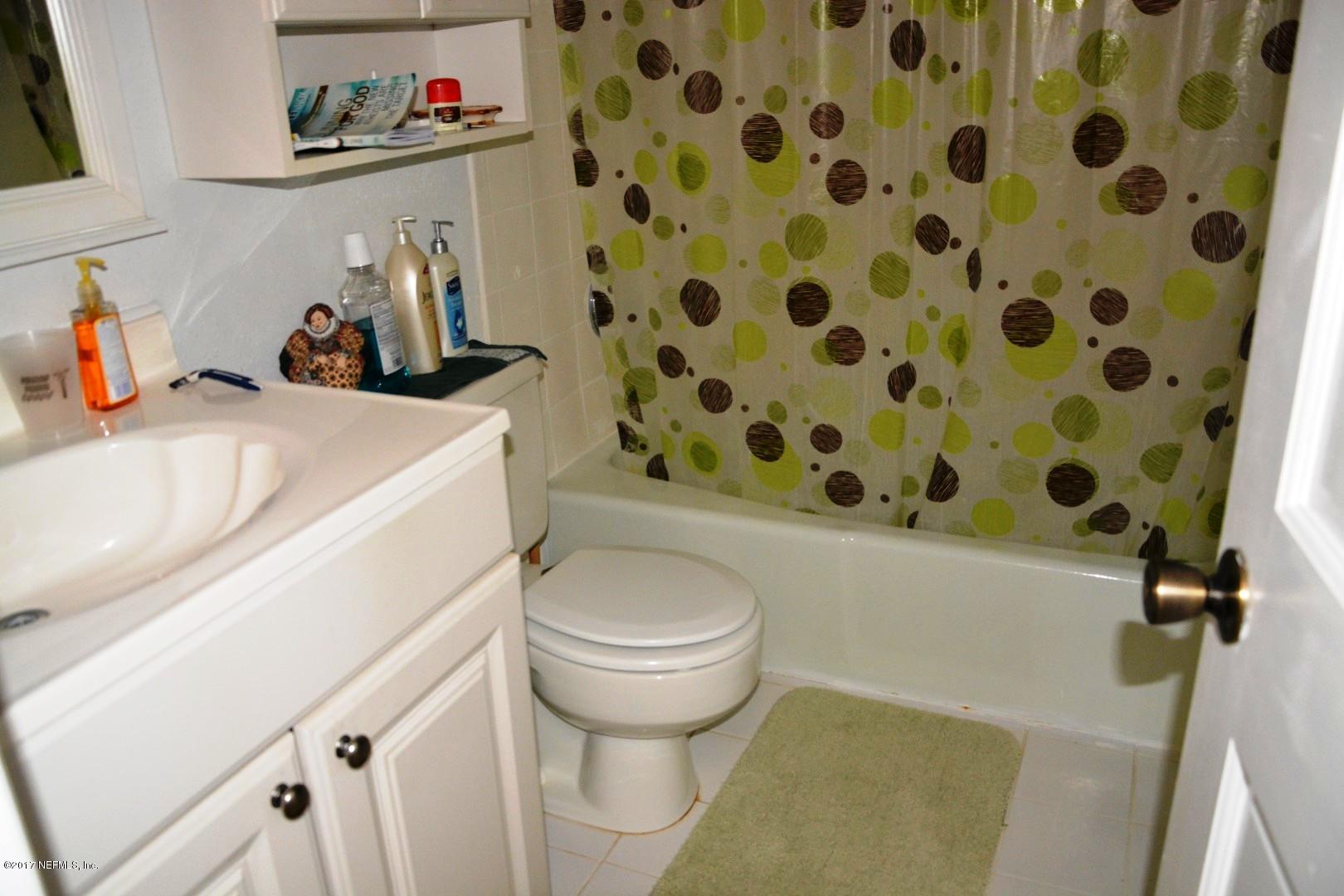 6954 Gatorbone Road Keystone Heights, FL 32656 - Photo 24 of 33 24) Bathroom 2