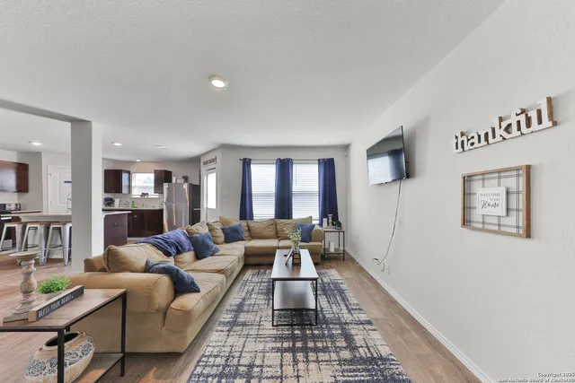 $1,785 | 1006 Pacific Monarch, San Antonio, TX 78253