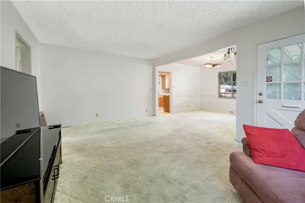a view of livingroom with furniture