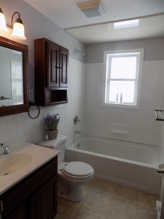 163 Prouty Street Springfield, MA 01119 - Photo 3 of 9