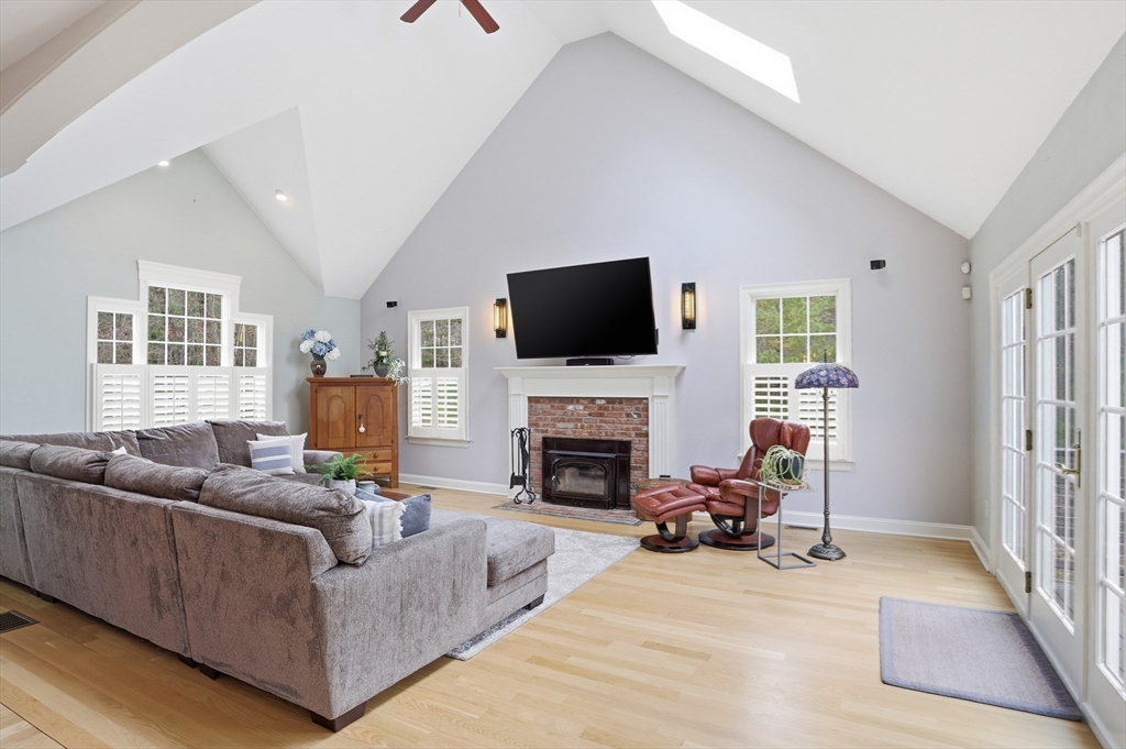 88 Drumlin Hill Road Bolton, MA 01740 - Photo 13 of 42