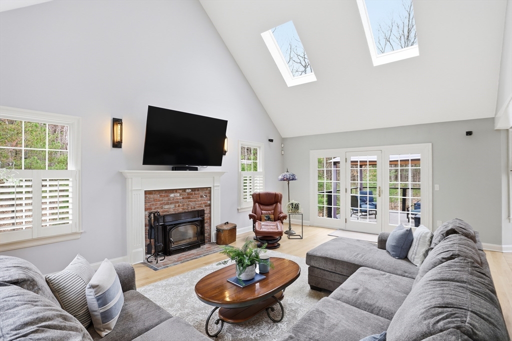 88 Drumlin Hill Road Bolton, MA 01740 - Photo 14 of 42