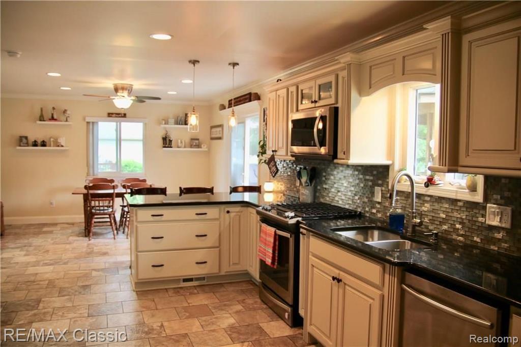 3314 Coolidge Highway Rochester Hills, MI 48309 - Photo 7 of 28