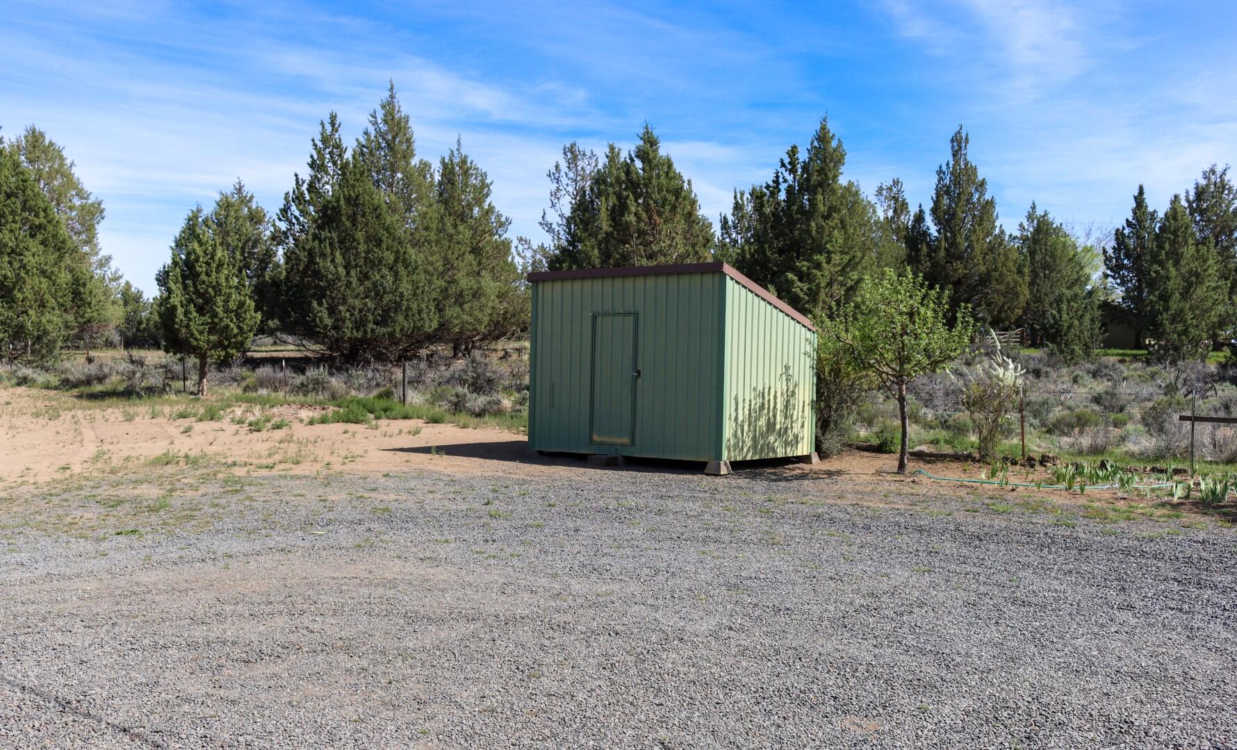 22460 McArdle Road Bend, OR 97702 - Photo 27 of 32 Pic 28