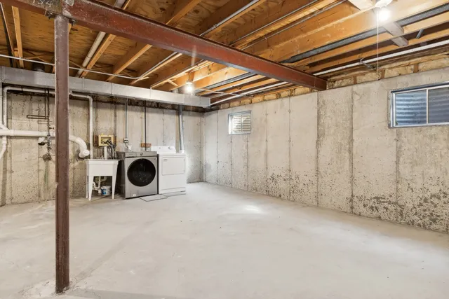 a view of a storage & utility room