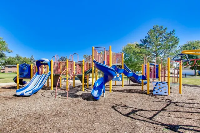 $3,300 | 141 Rumsey Place, Westmont, IL 60559