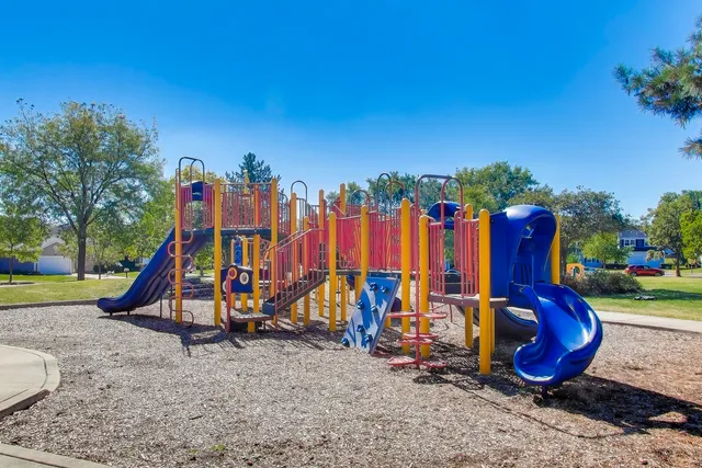 $3,300 | 141 Rumsey Place, Westmont, IL 60559