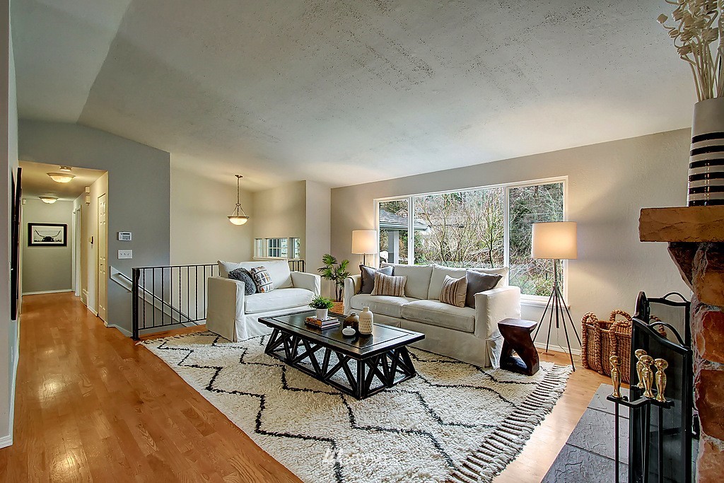 22909 Barker Road Bothell, WA 98021 - Photo 3 of 21