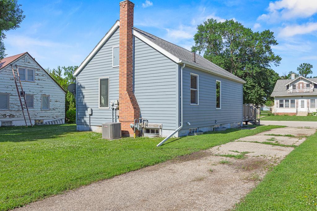 133 4th Street Dawson, MN 56232 - Photo 35 of 38