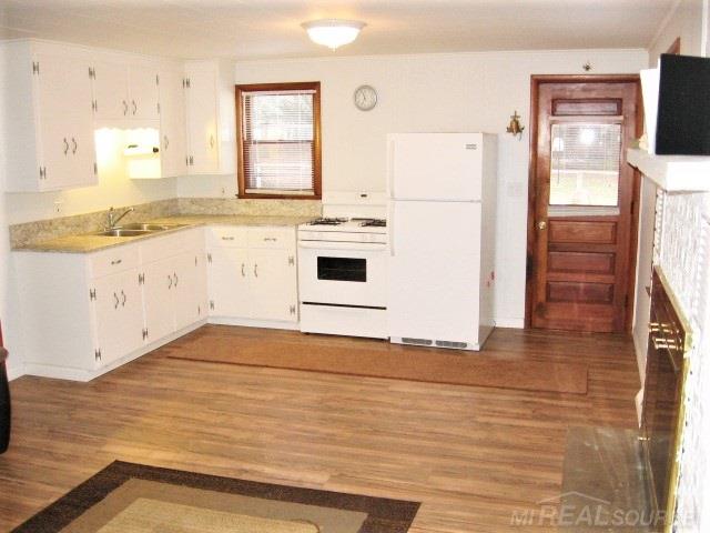 4824 Lakeshore Road Lexington, MI 48450 - Photo 12 of 26