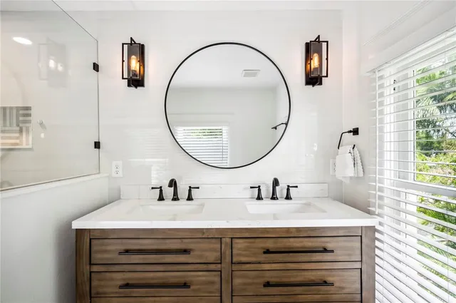 a picture of a bathroom