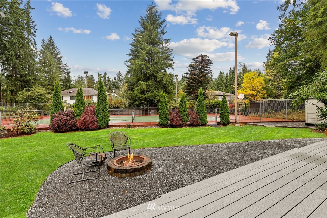 19128 Northeast Redmond Road Redmond, WA 98053 - Photo 24 of 35 a garden view with a seating space