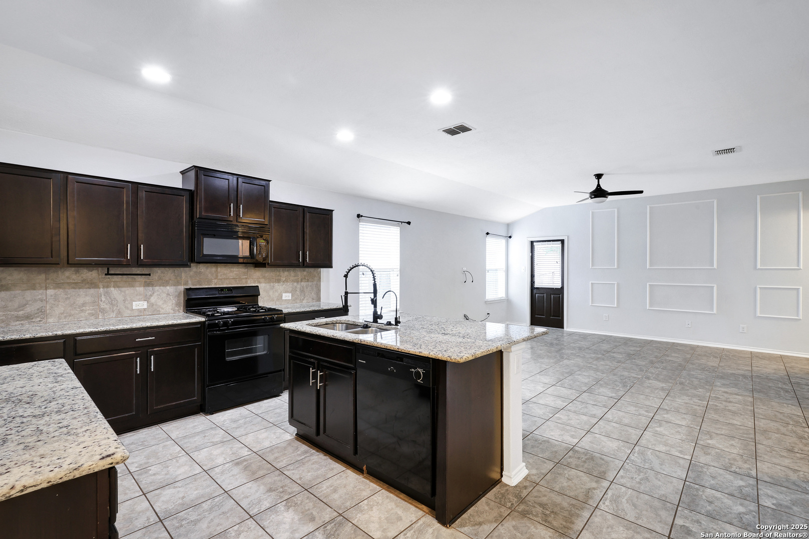 10550 Rhyder Ridge San Antonio, TX 78254 - Photo 3 of 22