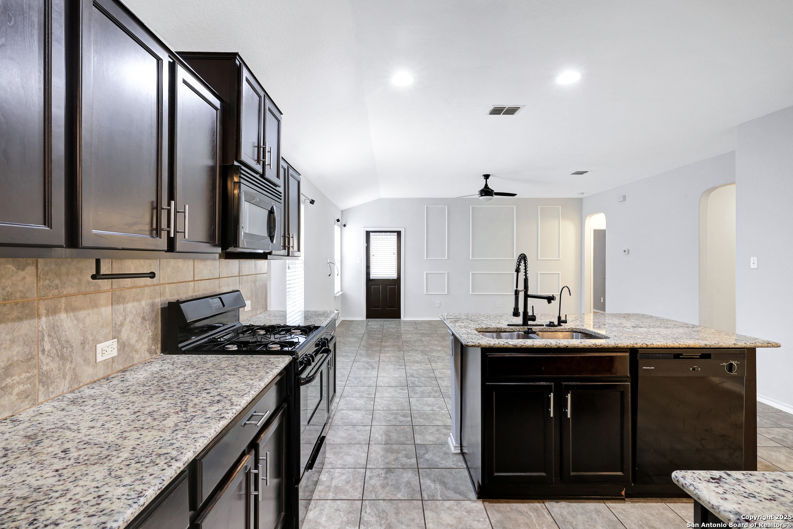 10550 Rhyder Ridge San Antonio, TX 78254 - Photo 5 of 22