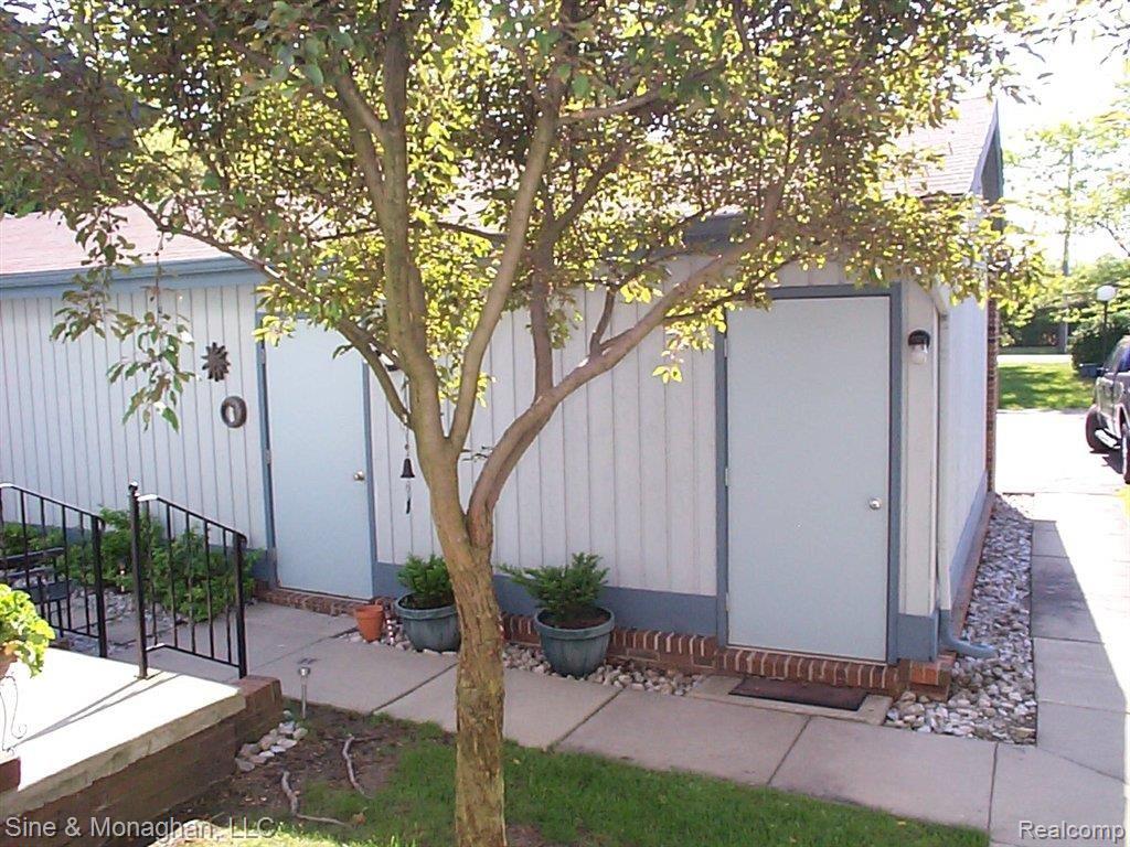 1715 River Road, Unit 82 St. Clair, MI 48079 - Photo 22 of 24 22 Garage 1715 N River #82.jpg