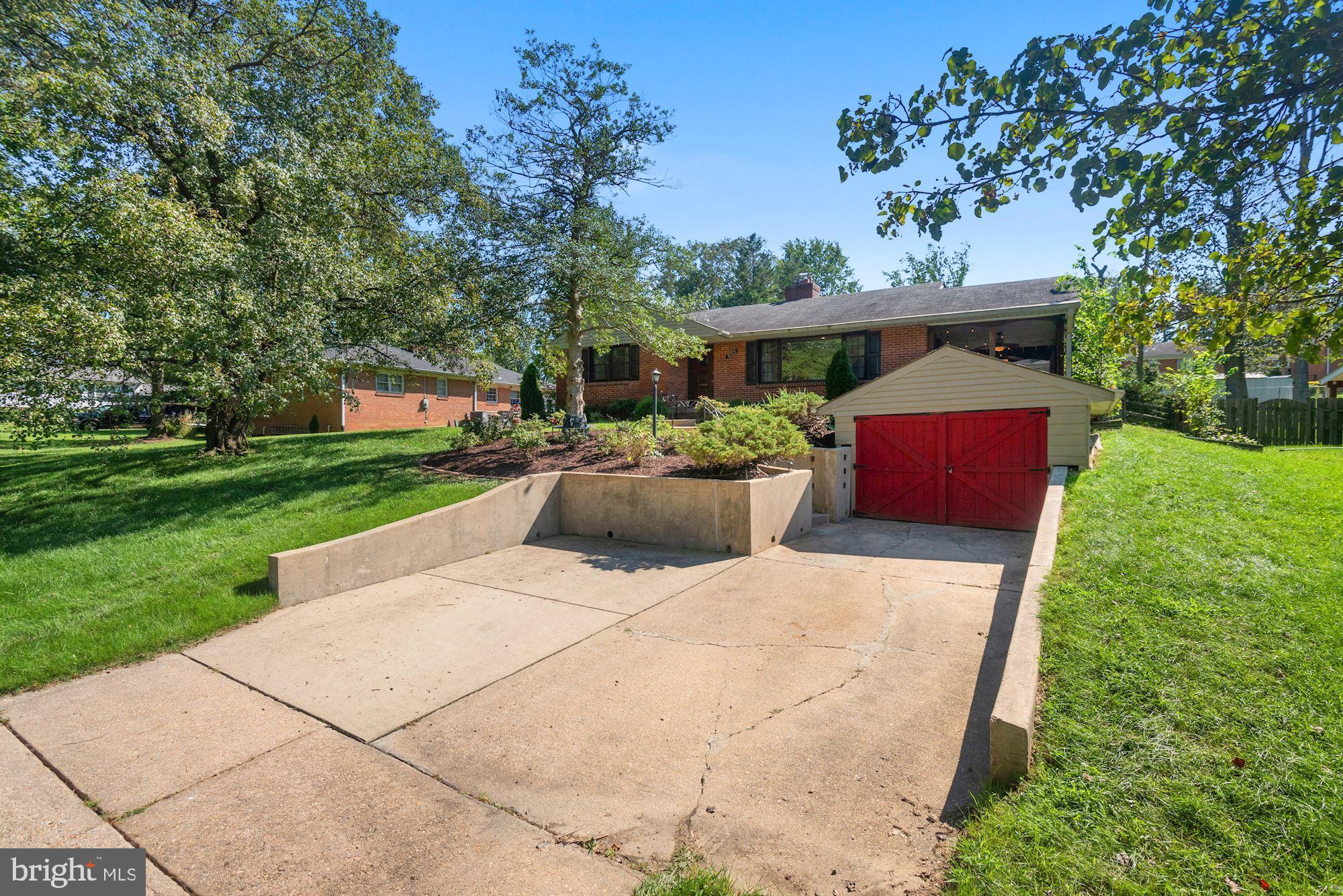 2003 Forest Dale Drive Silver Spring, MD 20903 - Photo 3 of 31 Driveway/Garage