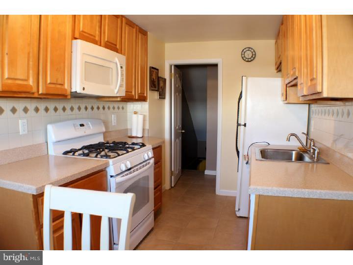 3429 Holyoke Road Philadelphia, PA 19114 - Photo 11 of 23 Kitchen