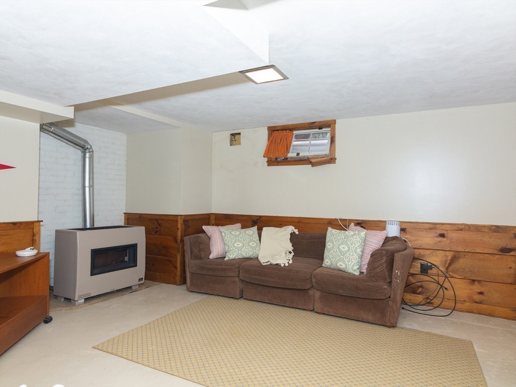 40 Dunster Road Framingham, MA 01702 - Photo 29 of 38