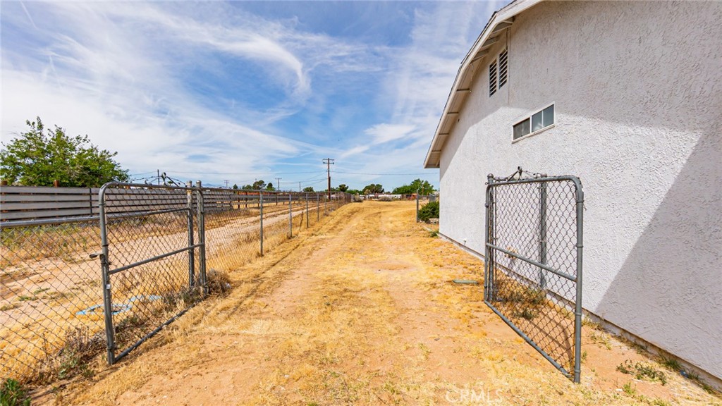 14280 Navajo Road Apple Valley, CA 92307 - Photo 21 of 23