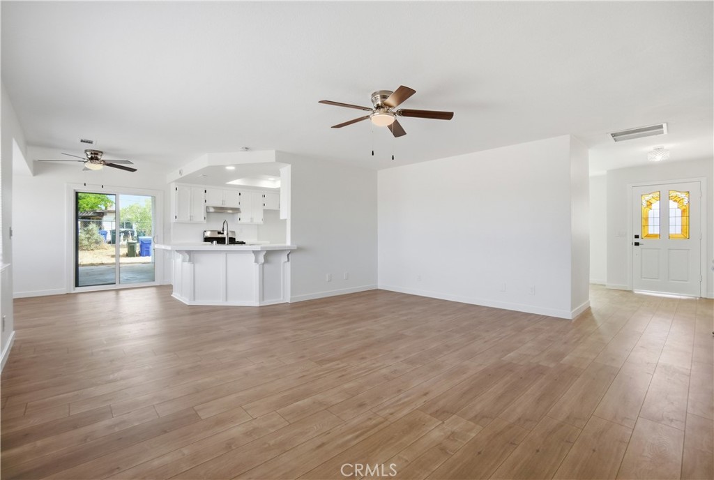 14280 Navajo Road Apple Valley, CA 92307 - Photo 7 of 23
