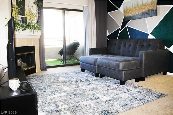 $1,100 | 8250 North Grand Canyon Drive, Unit 2110, Las Vegas, NV 89166
