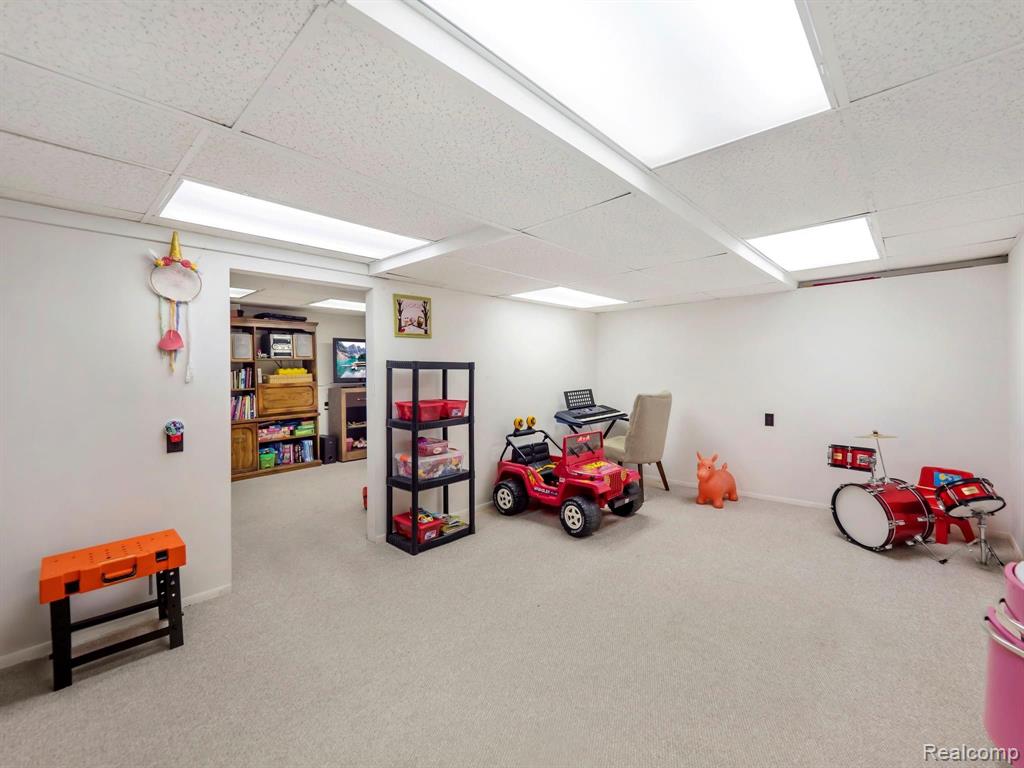 1748 Grandview Drive Rochester Hills, MI 48306 - Photo 41 of 48