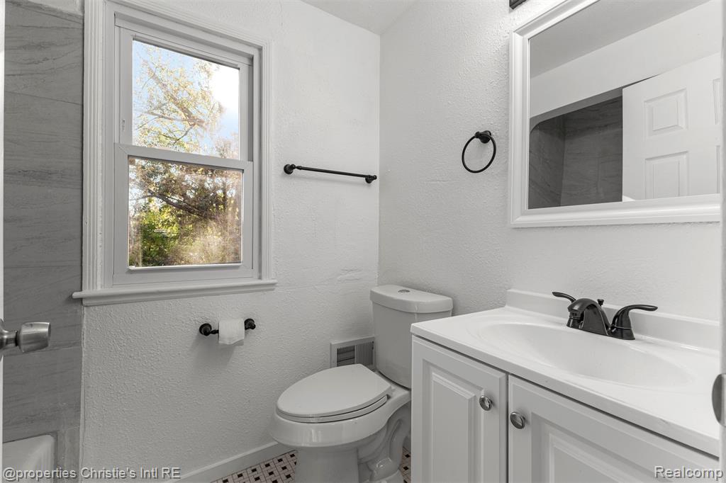 10842 Nottingham Road Detroit, MI 48224 - Photo 18 of 23