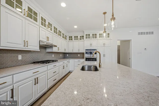 $769,900 | 271 Grove View Drive, Hockessin, DE 19707