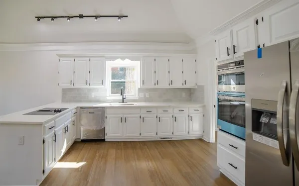 $689,000 | 1190 St Ives Court, Suwanee, GA 30024