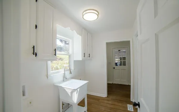 $689,000 | 1190 St Ives Court, Suwanee, GA 30024