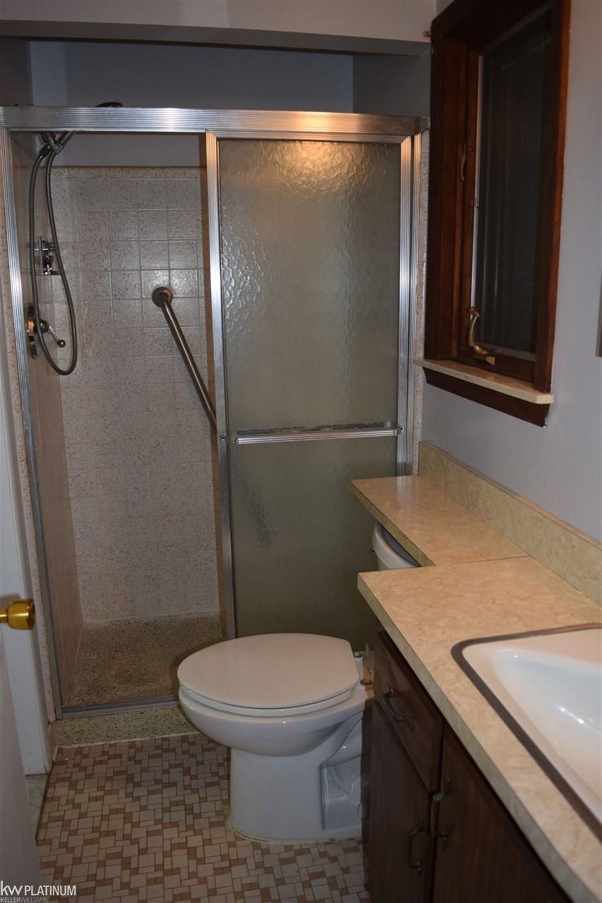 30843 Ridgefield Avenue Warren, MI 48088 - Photo 12 of 19 31313460-11.JPG