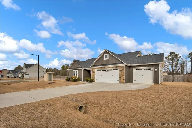 $395,000 | 1605 Lizzie Lou Court, Hope Mills, NC 28348