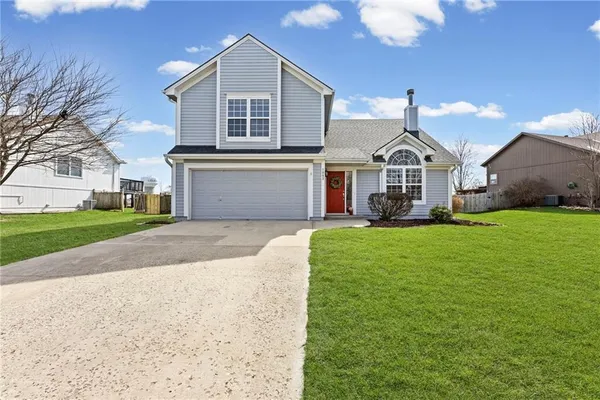 $325,000 | 1003 North 1st Street East, Louisburg, KS 66053