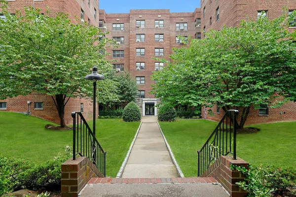 $200,000 | 485 East Lincoln Avenue, Unit 103, Mount Vernon, NY 10552