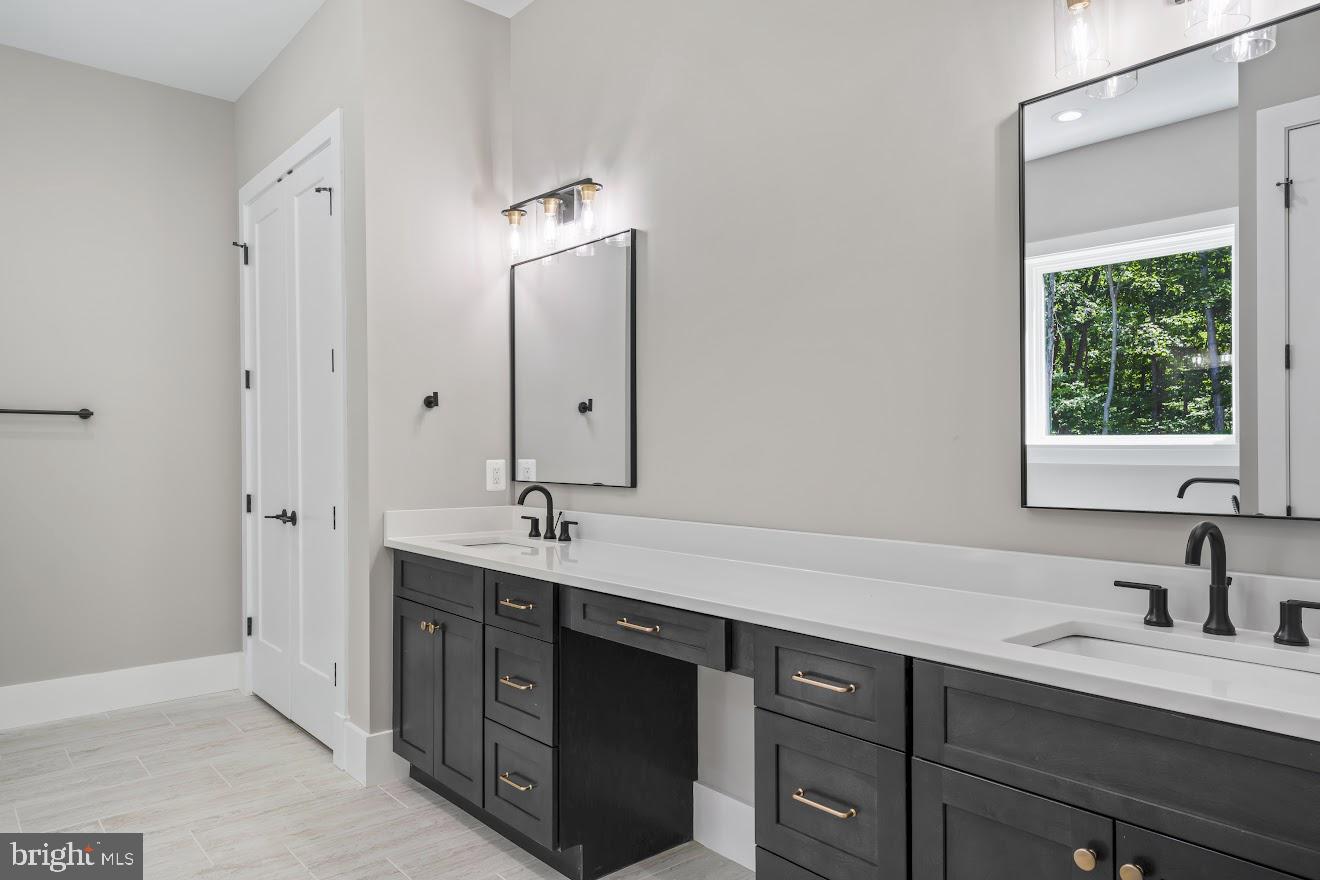 5700 Colchester Road Fairfax, VA 22030 - Photo 18 of 77 In Law Suite Bath