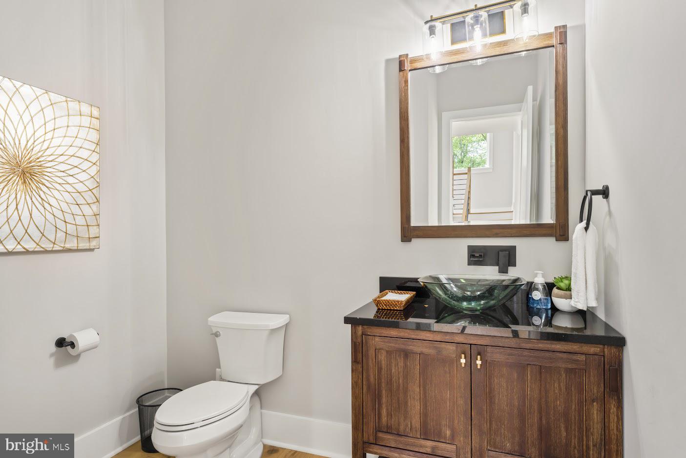 5700 Colchester Road Fairfax, VA 22030 - Photo 29 of 77 Main Floor half bath