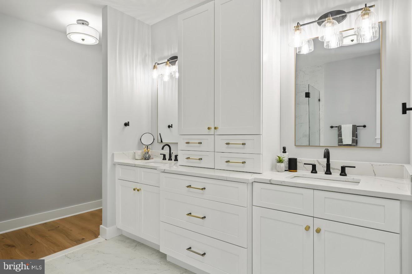 5700 Colchester Road Fairfax, VA 22030 - Photo 38 of 77 Master Bath