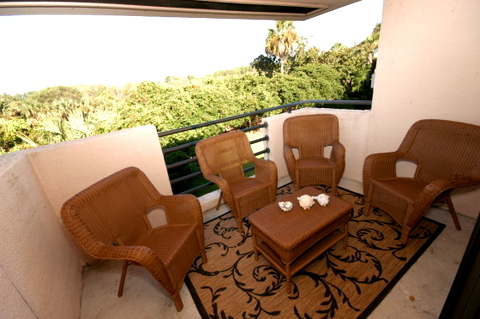 643 Summer Place, Unit 643 Ponte Vedra Beach, FL 32082 - Photo 12 of 15 a picture of a table and chairs in the balcony
