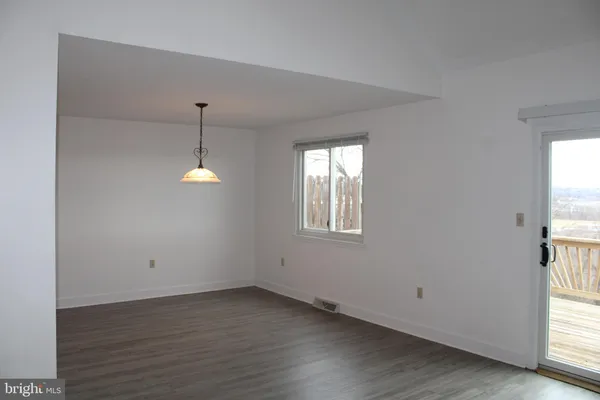 $1,595 | 2287 North Point Drive, York, PA 17406