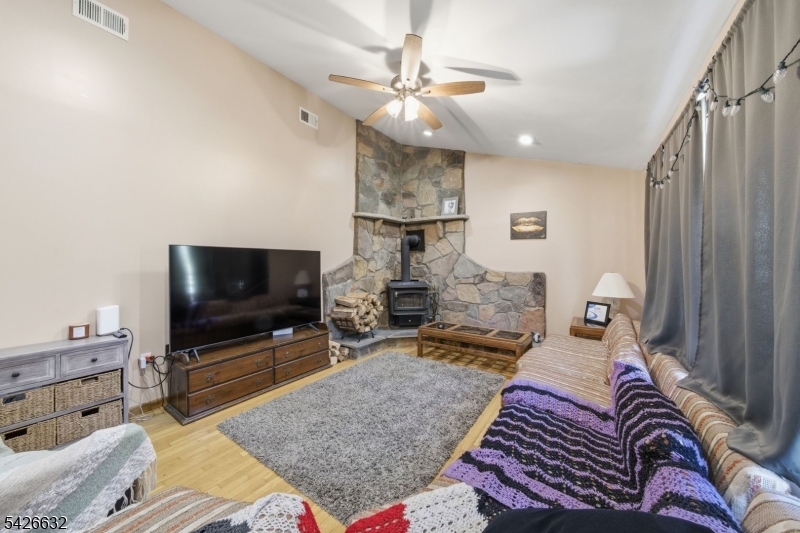 131 Califon Road Long Valley, NJ 07853 - Photo 10 of 21