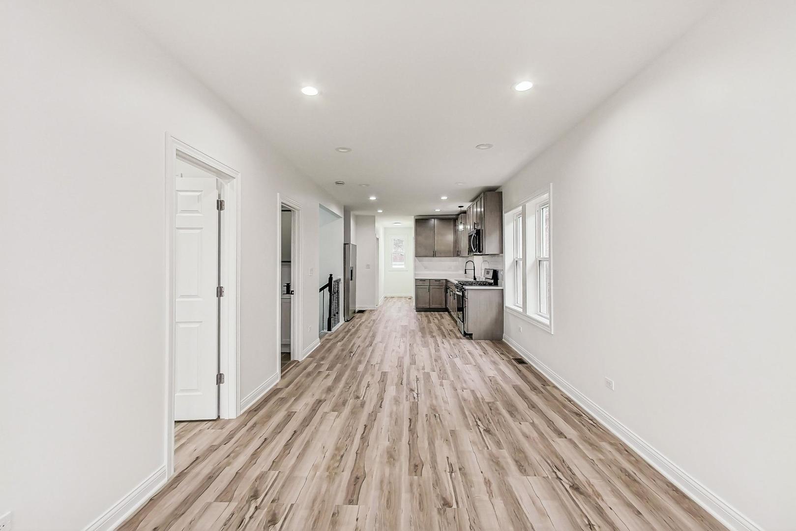 5619 South California Avenue Chicago, IL 60629 - Photo 6 of 31