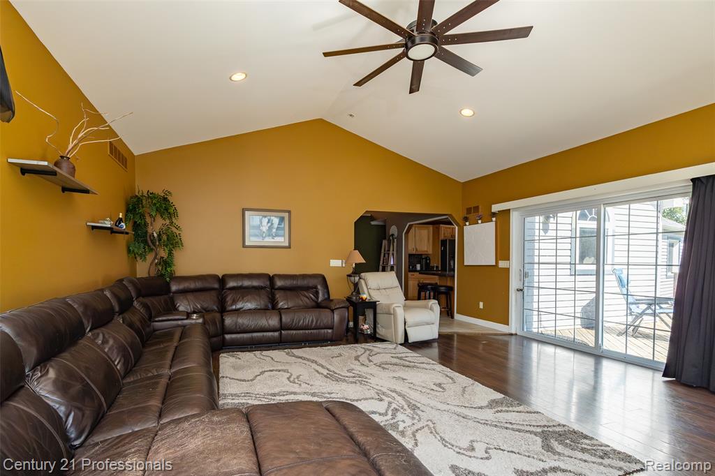 3251 Mann Road Clarkston, MI 48346 - Photo 12 of 41
