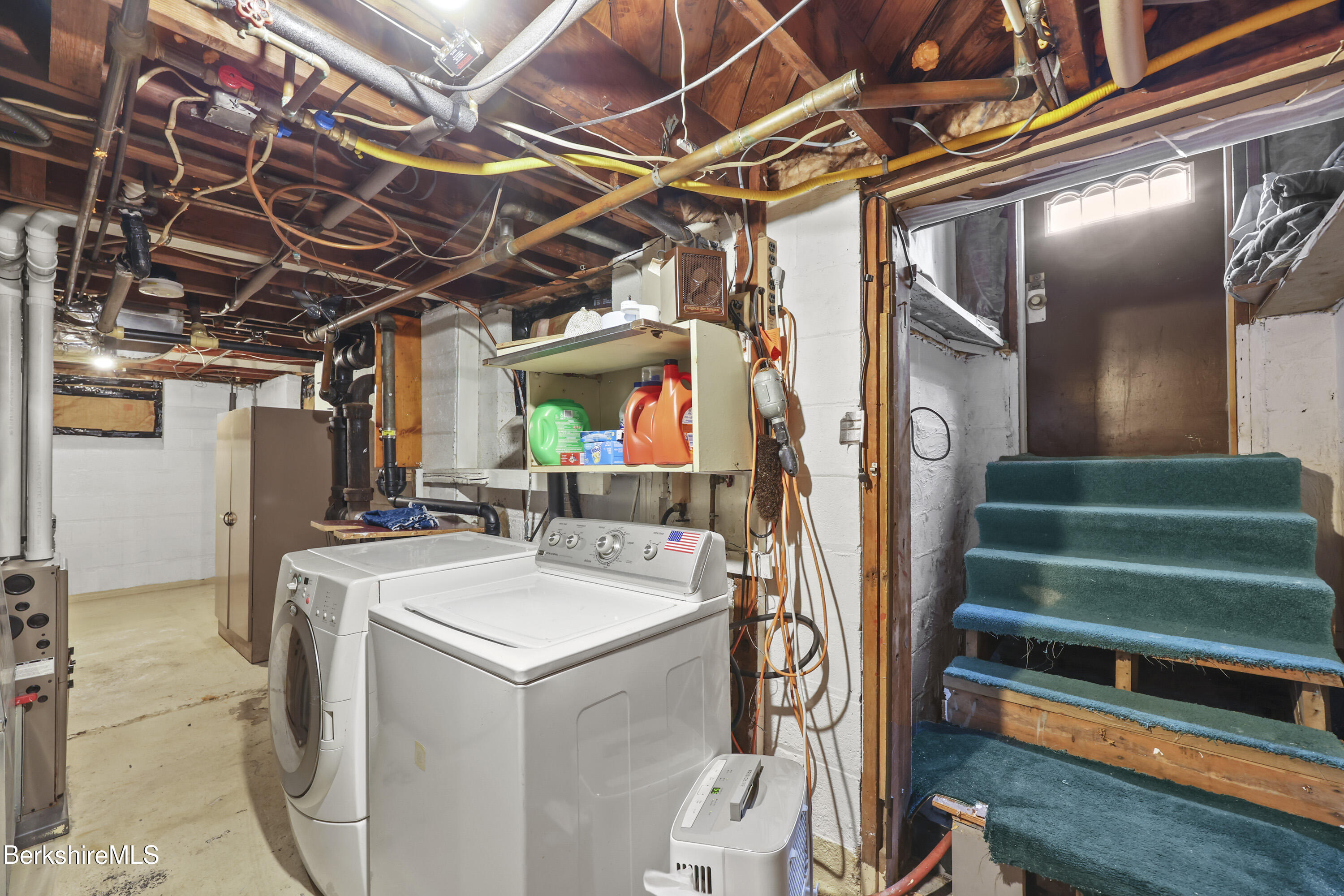 156 Draper Avenue Pittsfield, MA 01201 - Photo 23 of 32 Laundry Room
