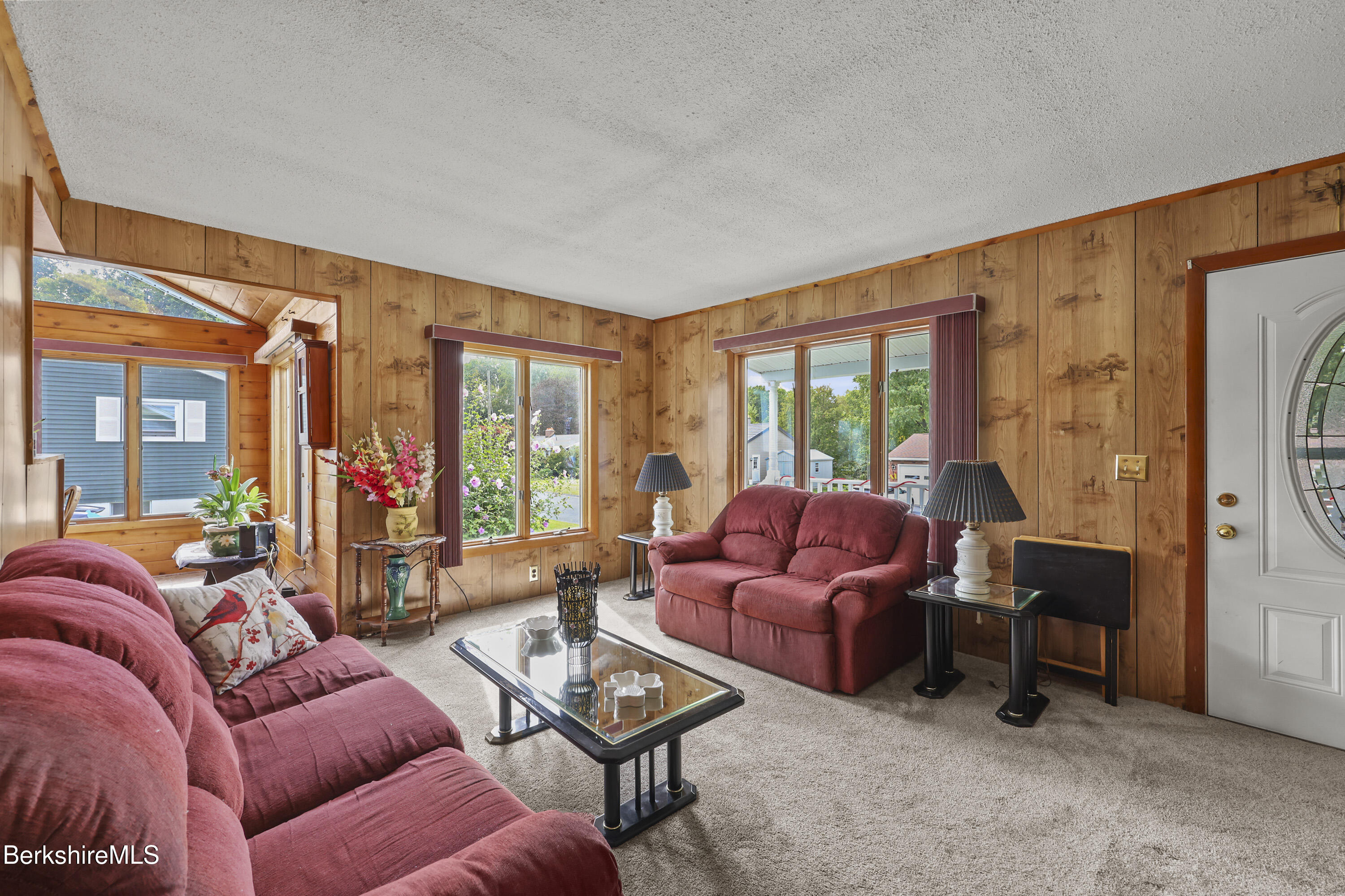 156 Draper Avenue Pittsfield, MA 01201 - Photo 3 of 32 Living Room