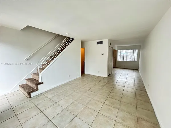 $1,700 | 4817 Northwest 9th Drive, Unit 4817, Plantation, FL 33317
