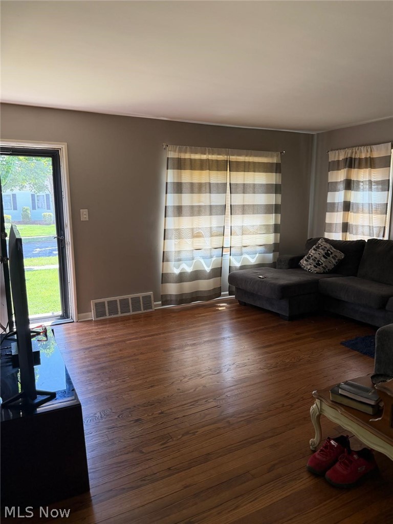 5141 Bridgewater Road Lyndhurst, OH 44124 - Photo 6 of 41