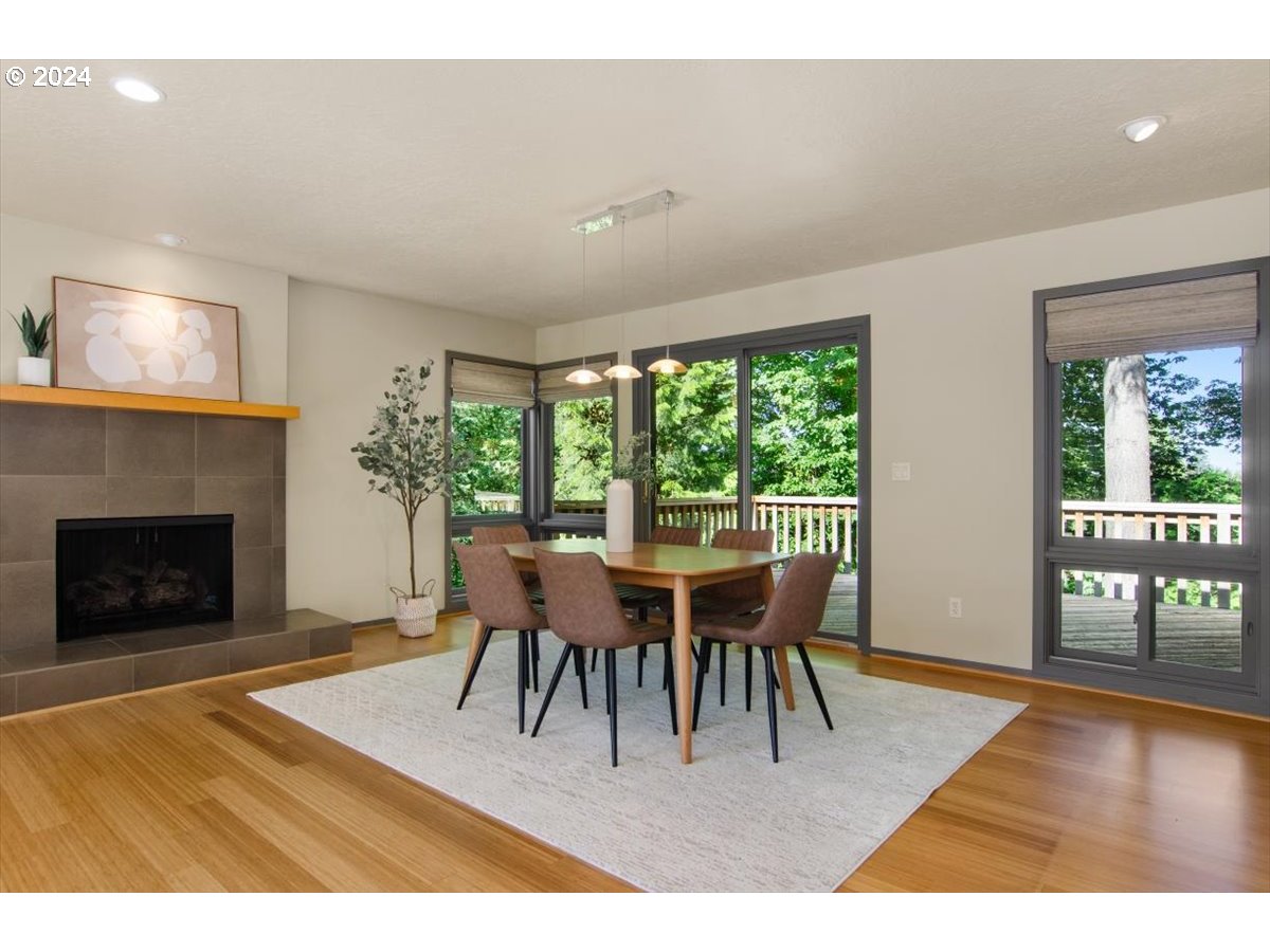 2465 Southwest 85th Court Portland, OR 97225 - Photo 11 of 40 Dining Room