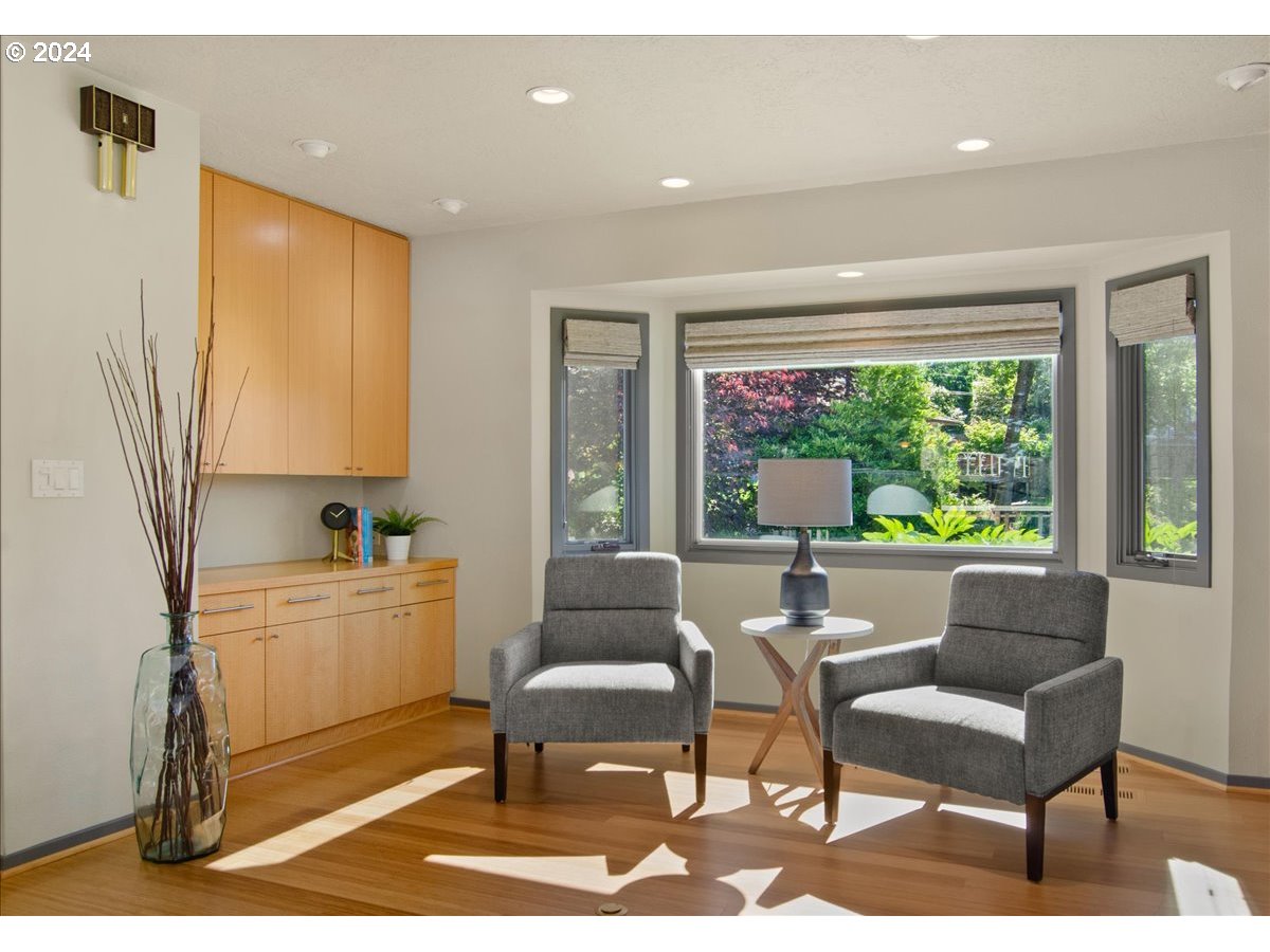 2465 Southwest 85th Court Portland, OR 97225 - Photo 14 of 40 Den/Office